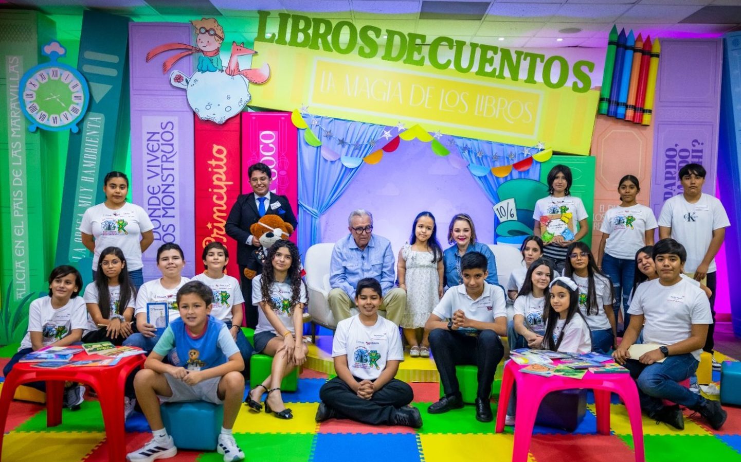 Invita el gobernador Rocha a niñas y niños sinaloenses a leer y escribir libros 