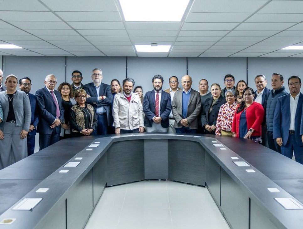 IMSS propone a trabajadores un aumento salarial del 8%          