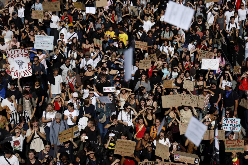 México pide precaución a connacionales ante protestas en Francia    