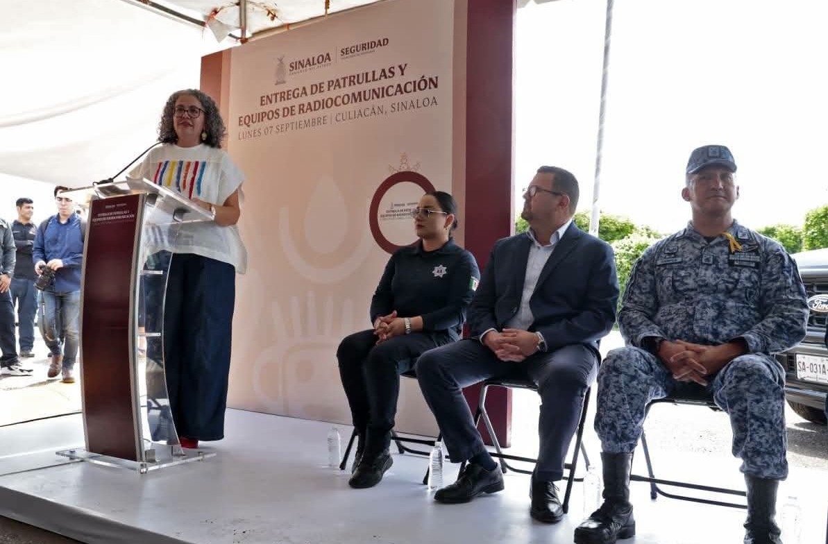         El equipamiento de los cuerpos de seguridad incrementa la confianza de la sociedad en sus instituciones: Gobernadora Graciela Domínguez.