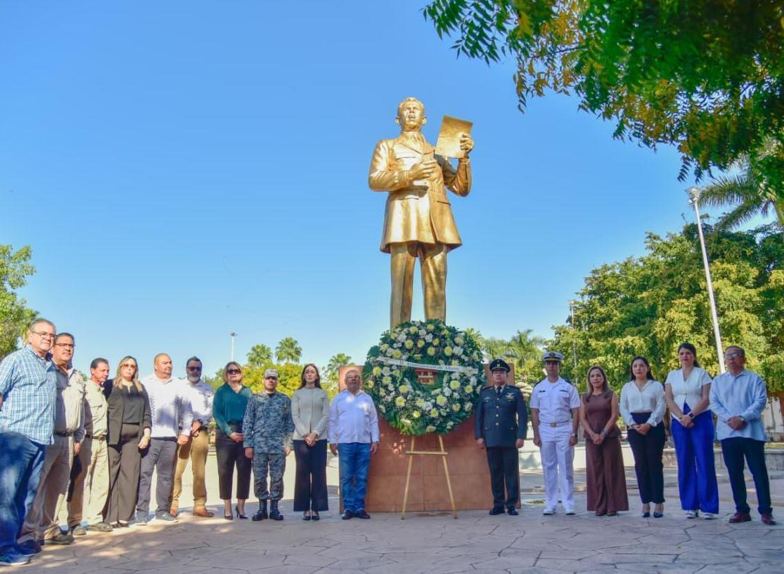      Autoridades y ciudadanos conmemoran el 88 aniversario de la Expropiación Petrolera Mexicana. 