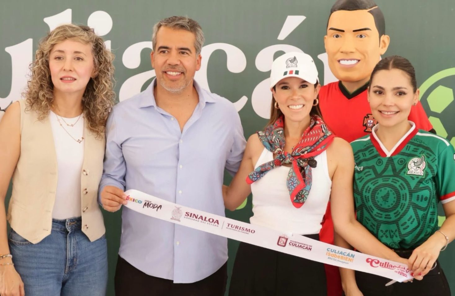         Culiacán se desborda de pasión en “La Fiesta del Futbol” desde el Parque Acuático