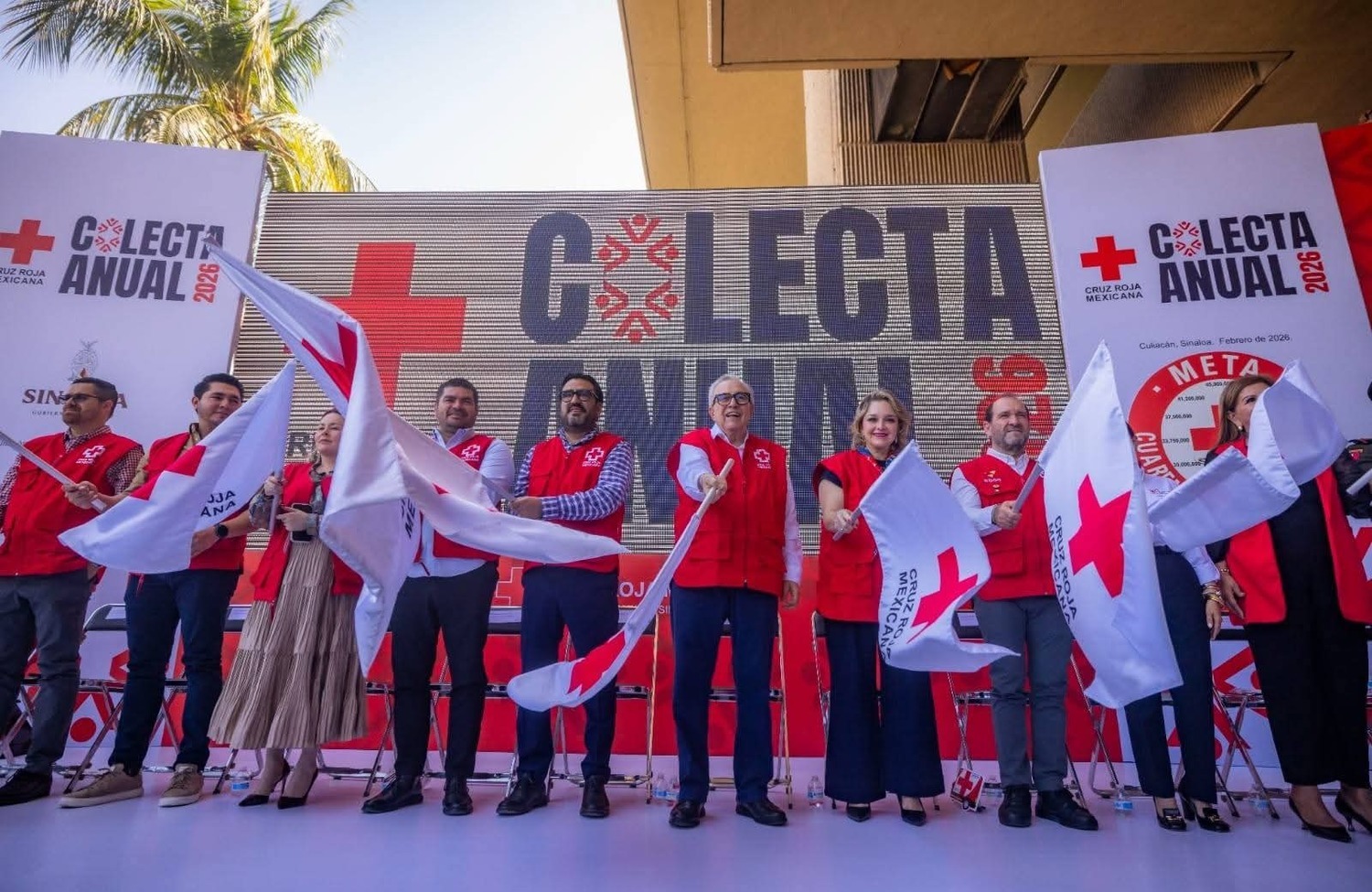      "Cada peso suma a la vida y a la salud”, Gobernador Rocha, al poner en marcha la Colecta Nacional de Cruz Roja en Sinaloa. 