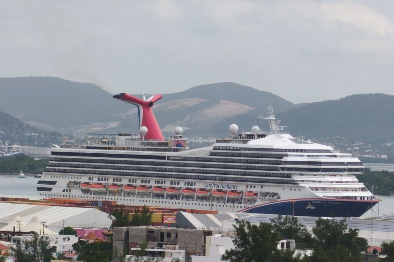 Mazatlán recibe al crucero “Carnival Radiance”, con más de 3 mil pasajeros   