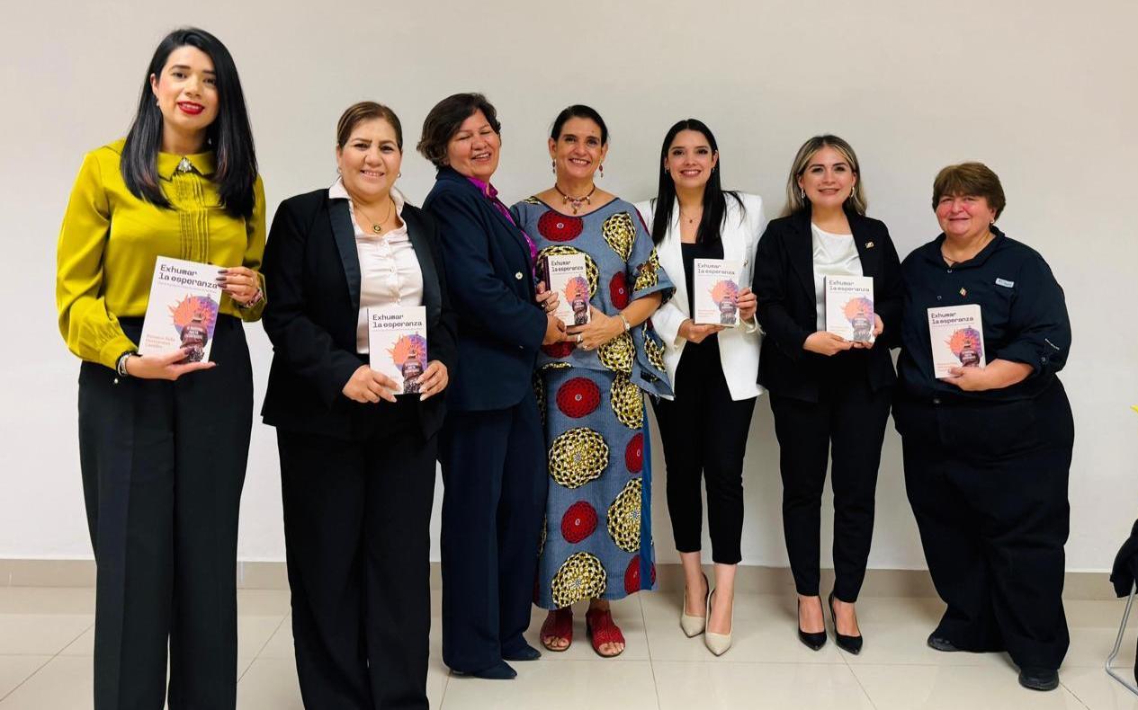      Presentan en Los Mochis el libro “Exhumar la esperanza”, testimonio y análisis sobre la búsqueda de personas desaparecidas. 